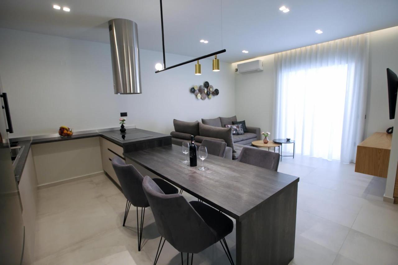 Ioanna'S Suite นาฟปลิโอ ภายนอก รูปภาพ